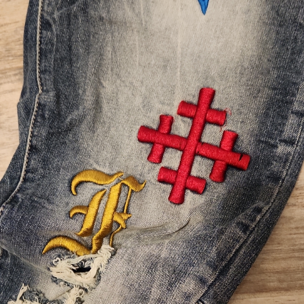 Smoke Rise Distressed Jeans - Picture 5 of 16
